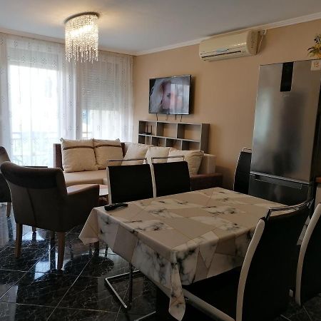 Bettina47 Apartman Hajduszoboszlo Ngoại thất bức ảnh