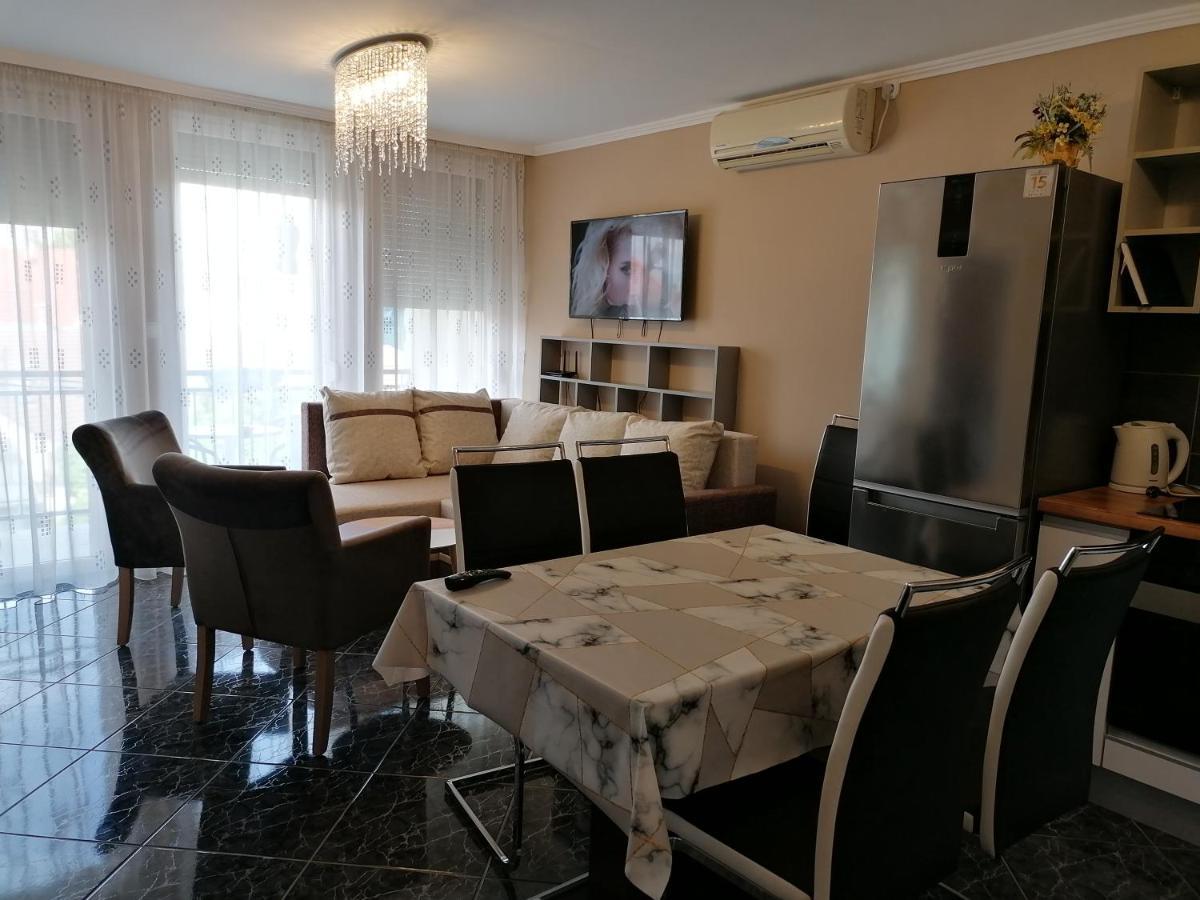 Bettina47 Apartman Hajduszoboszlo Ngoại thất bức ảnh