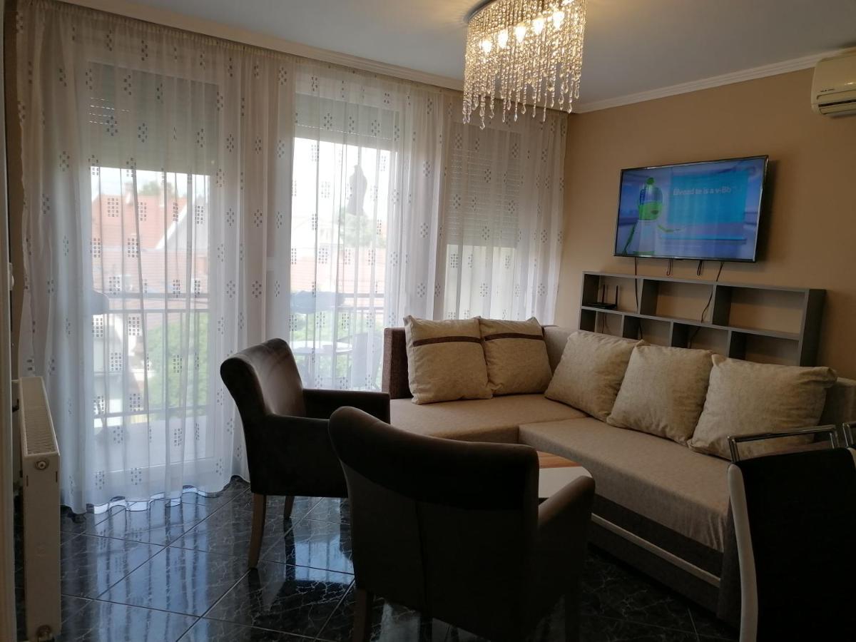Bettina47 Apartman Hajduszoboszlo Ngoại thất bức ảnh