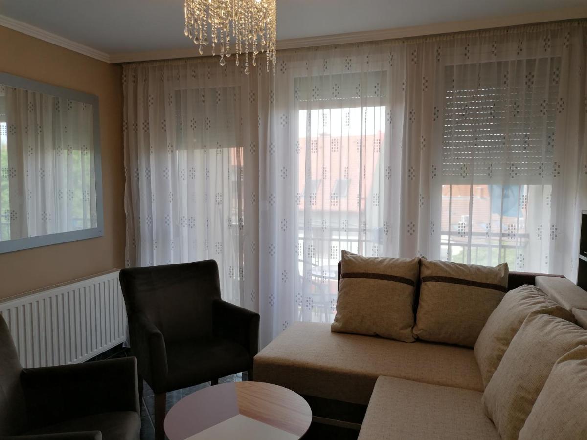 Bettina47 Apartman Hajduszoboszlo Ngoại thất bức ảnh