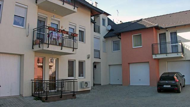 Bettina47 Apartman Hajduszoboszlo Ngoại thất bức ảnh